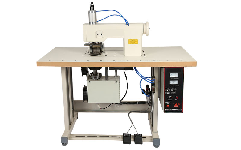 AT-304 Ultrasonic Lace Machine