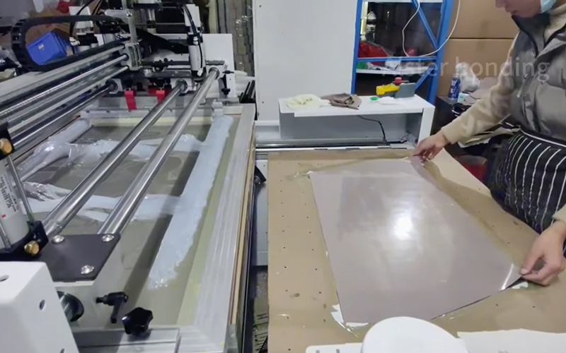 How to make a seamless silicone bra with the silicone brushing machine