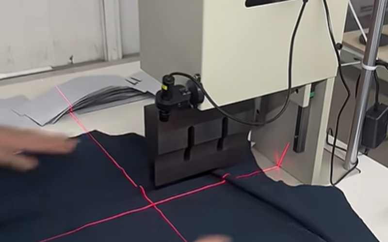 How Does Ultrasonic Placket Cutting Machine Work